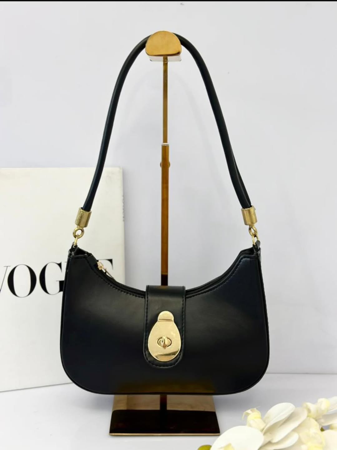 کیف دخترانه تک بند سگک دار سایز:۲۰.۱۳ کد ۱۴۷۲۰۱