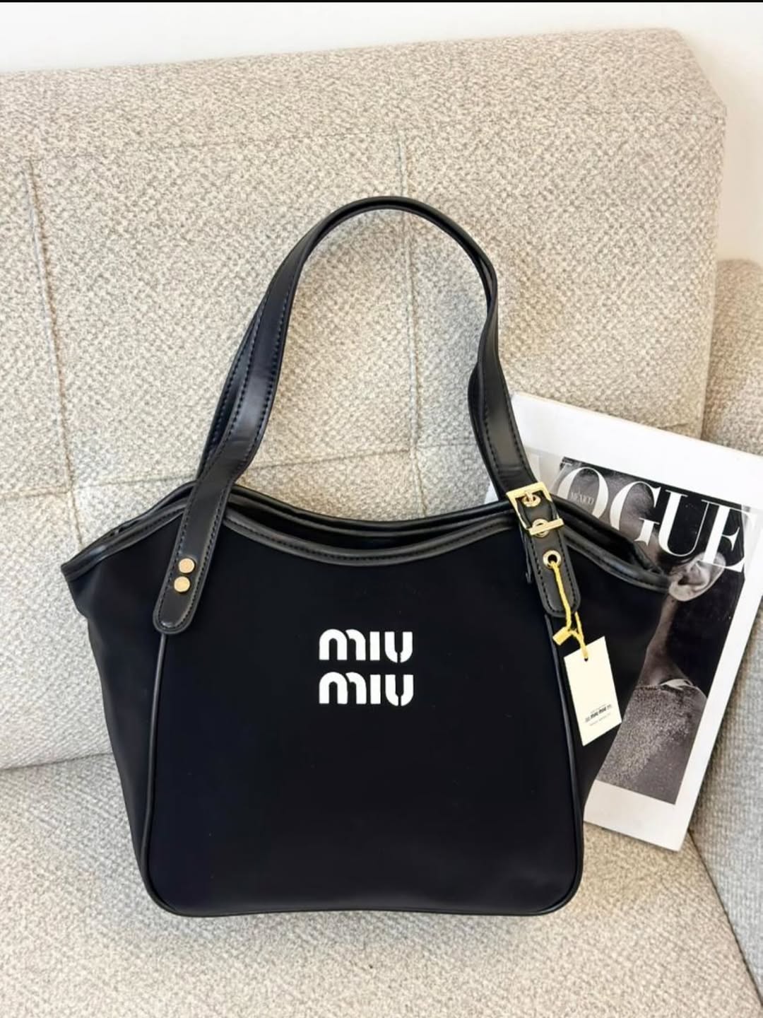 کیف زنانه میو میو دور مغزی تک خانه تک بند سایز: ۲۵.۳۵