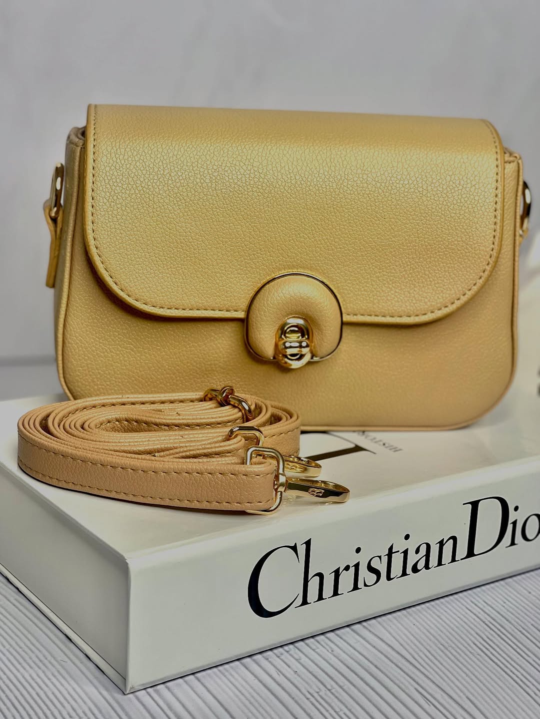 کیف دخترانه برند بنو دارای بند بلند جنس شرانگ سایز ۲۴.۱۲