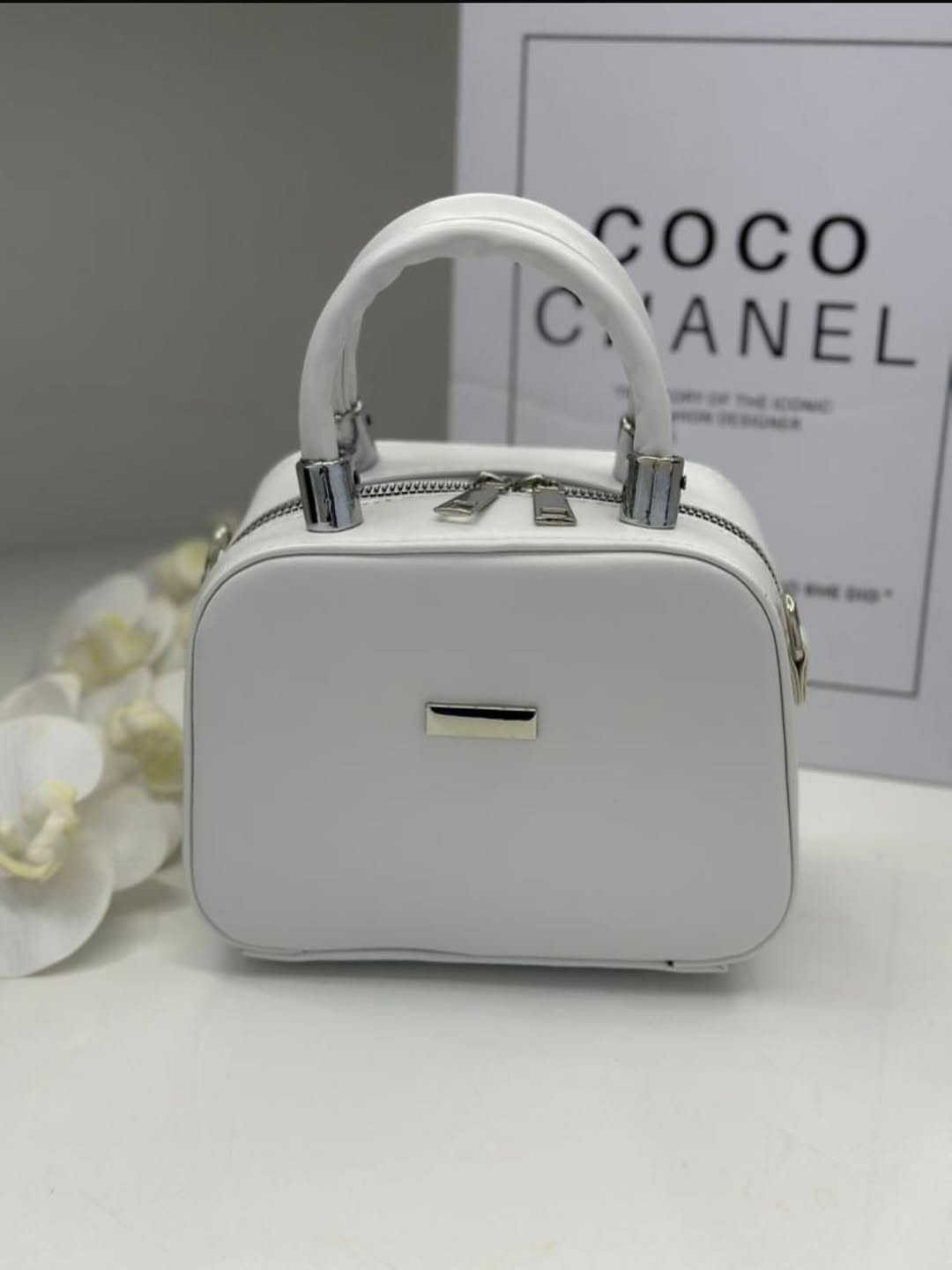 کیف دخترانه مدل  فانوسی سر زیپ فلزی تک زیپ سایز ۱۸.۱۴